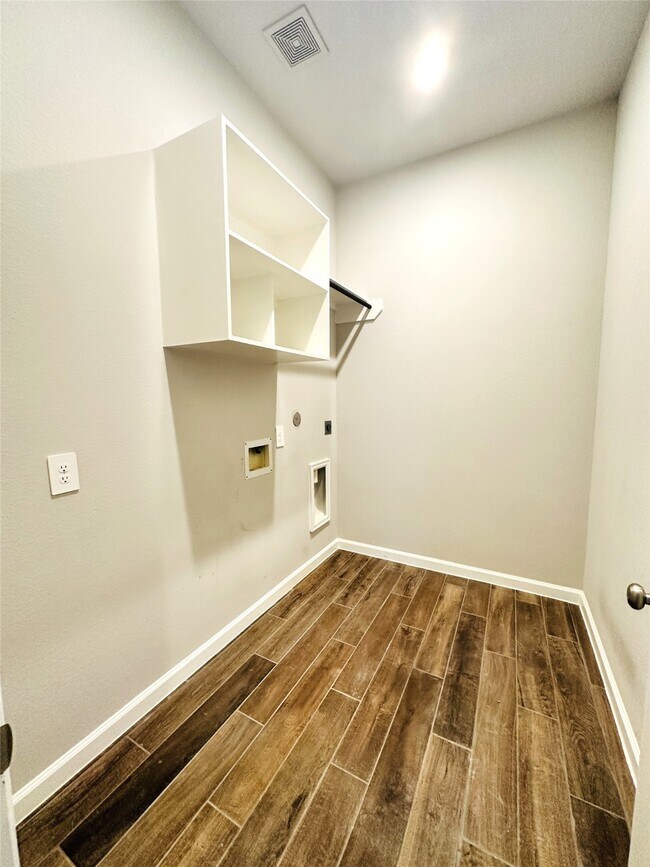 Building Photo - 5803 Garnet Peak Ln