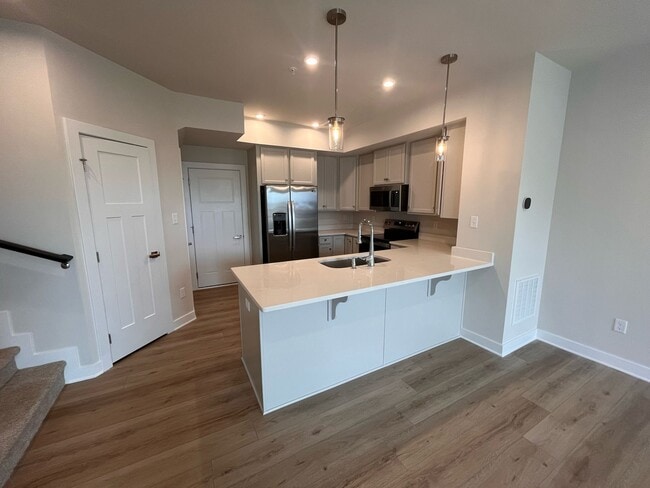 Building Photo - 12145 Calgary Lp