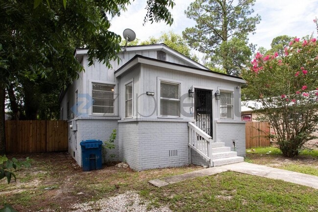 Building Photo - 2184 W 45th St