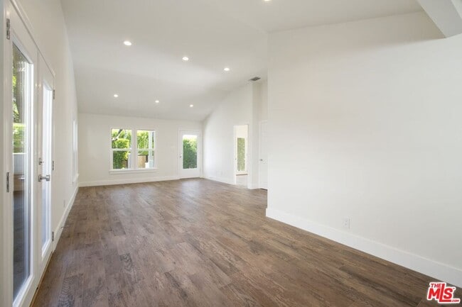 Building Photo - 507 Norwich Dr