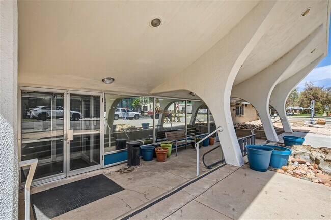 Building Photo - Stylish Downtown Denver Condo – Fully Furnished & Available Now!