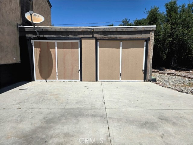Building Photo - 853 Douglas Ct