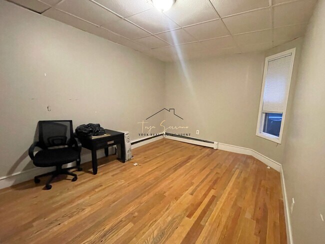 Building Photo - 85 Stoughton St