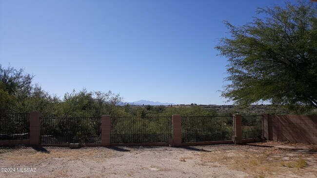 Building Photo - 13660 E High Plains Ranch St