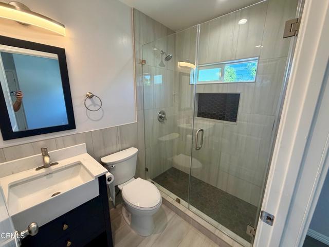 Building Photo - 8735 E Fairview Ave