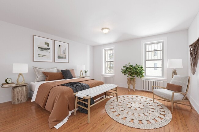 Building Photo - 313 W 71st St