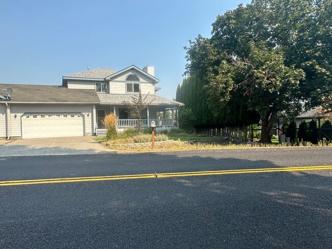 Building Photo - Two Story home with Finished basement- Hayden