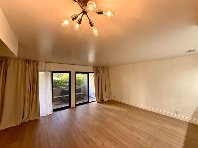 Building Photo - Riviera Gardens - LONG TERM - Unfurnished 2BR