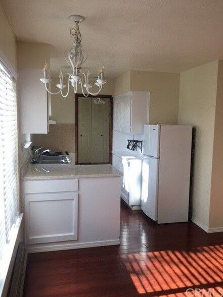 Building Photo - 18818 W Ridge View Dr