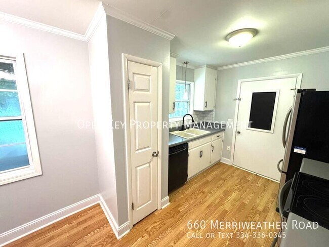 Building Photo - 660 Merriweather Rd