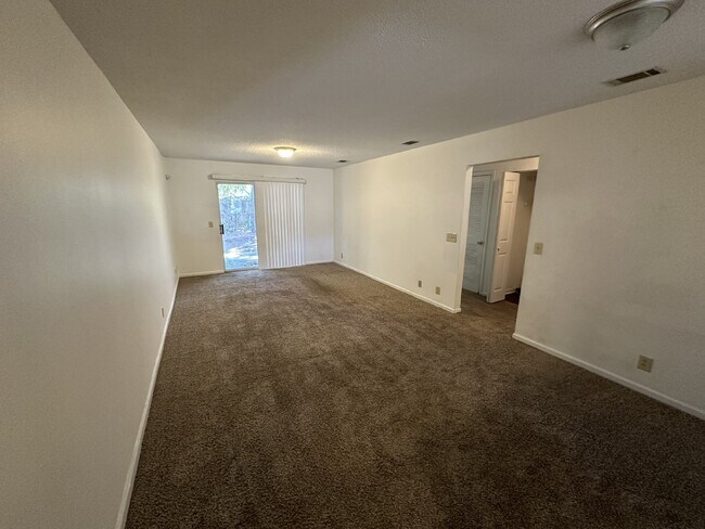 Building Photo - Apartment For Rent