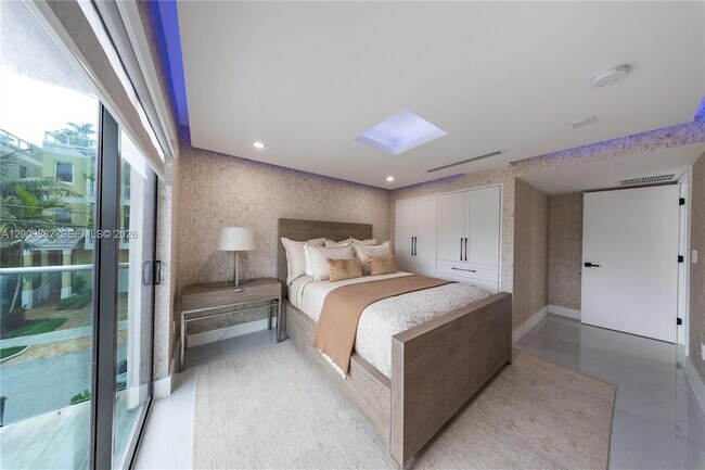 Building Photo - 5601 N Ocean Dr