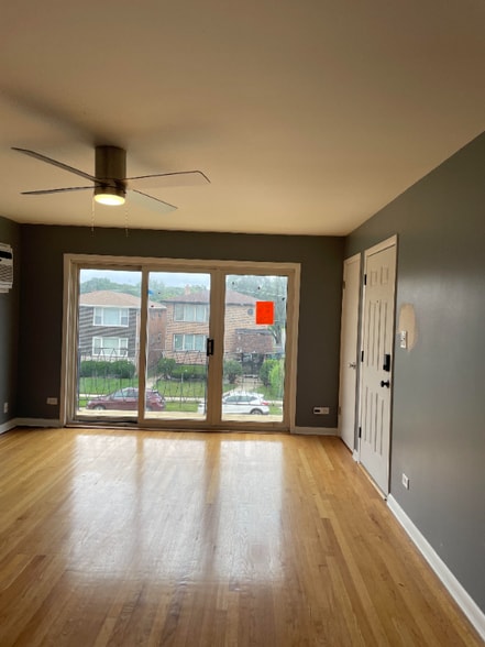 Building Photo - 1612 Memorial Dr