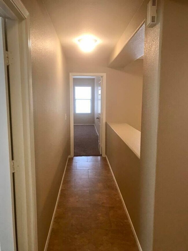 Building Photo - 3-bedroom, 2-bath on oversized lot