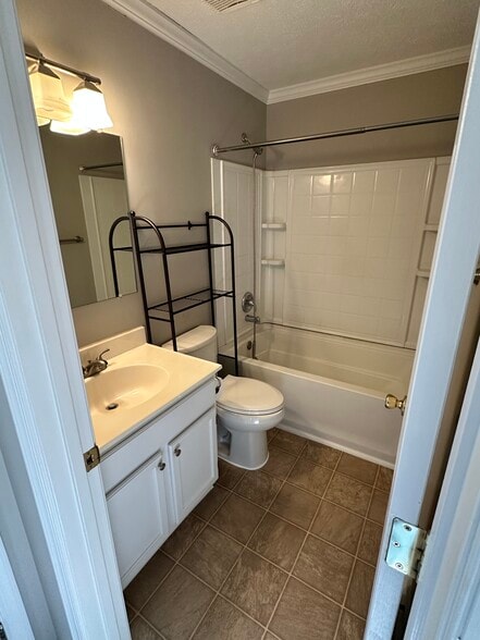 upstairs full bath - 104 Barrington Ln