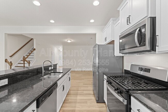 Building Photo - 1176 Channel Drop Dr