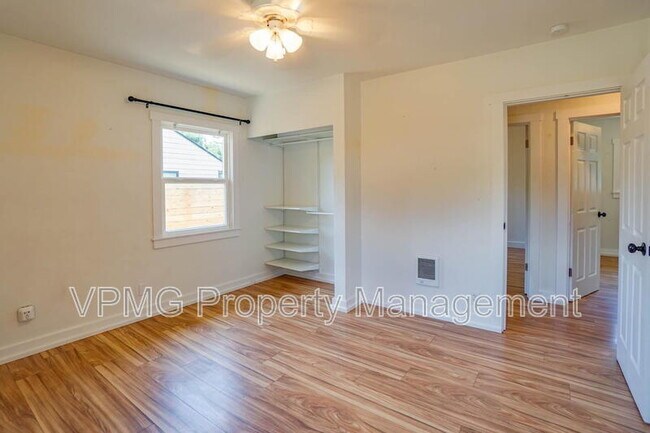 Building Photo - 3113 Yeoman Ave