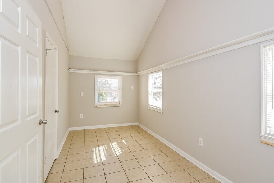 Building Photo - 6700 John West Rd