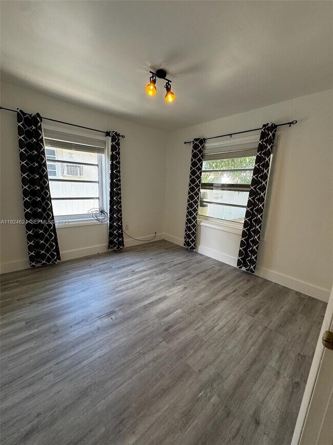 Building Photo - 525 NW 91st St