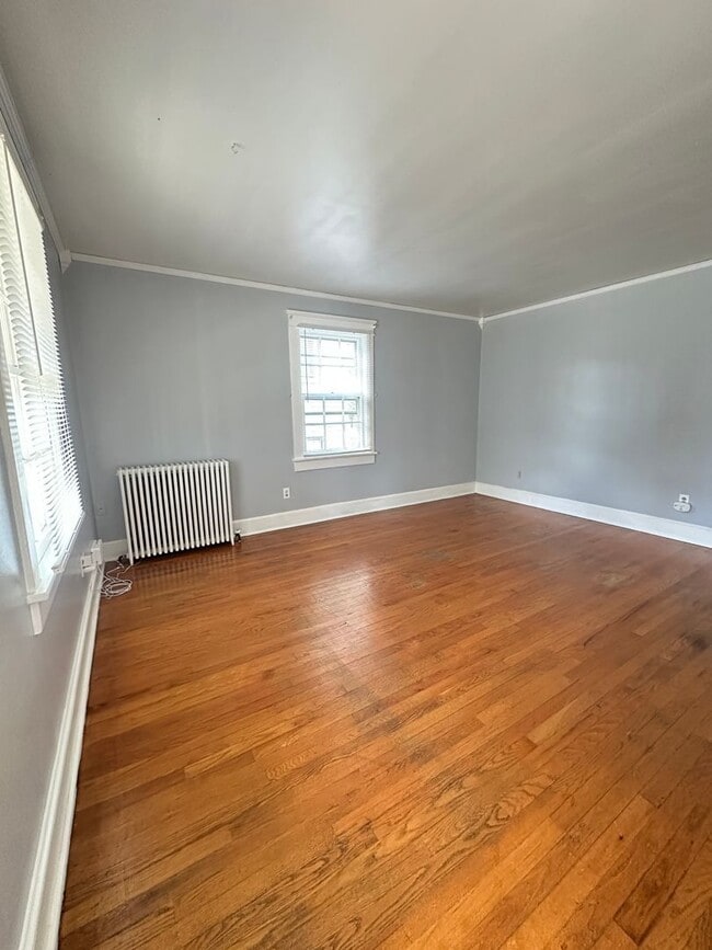 Building Photo - Apartment for Rent in Broadway