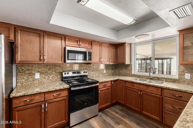 Building Photo - 15014 N 20th St