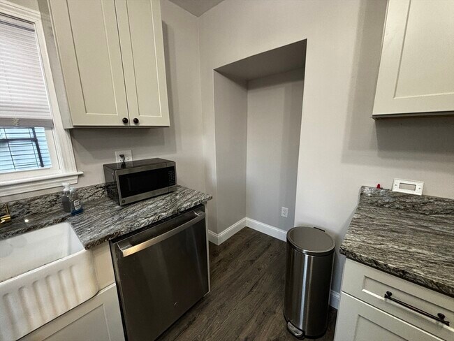 Building Photo - 546 Nantasket Ave