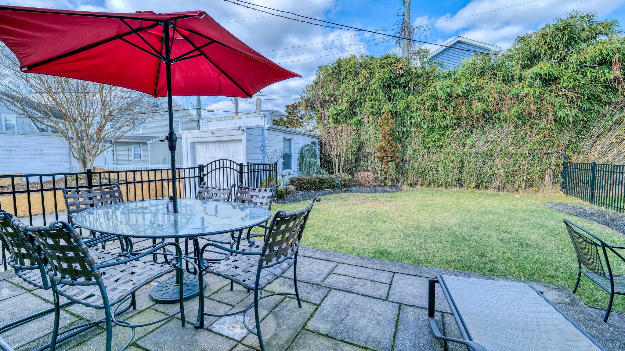 Building Photo - 7501 Ventnor Ave