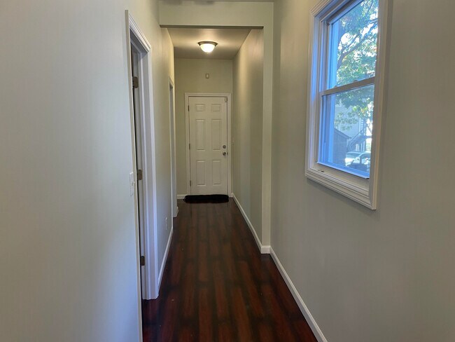 Building Photo - 384 E 9th Ave