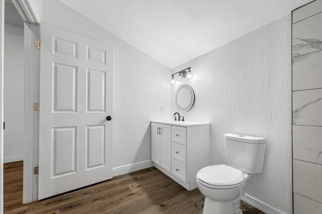 Building Photo - Fully Renovated 3-Bedroom, 2-Bathroom Home...