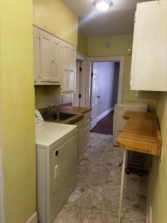 Building Photo - 214 N Glenwood Ave