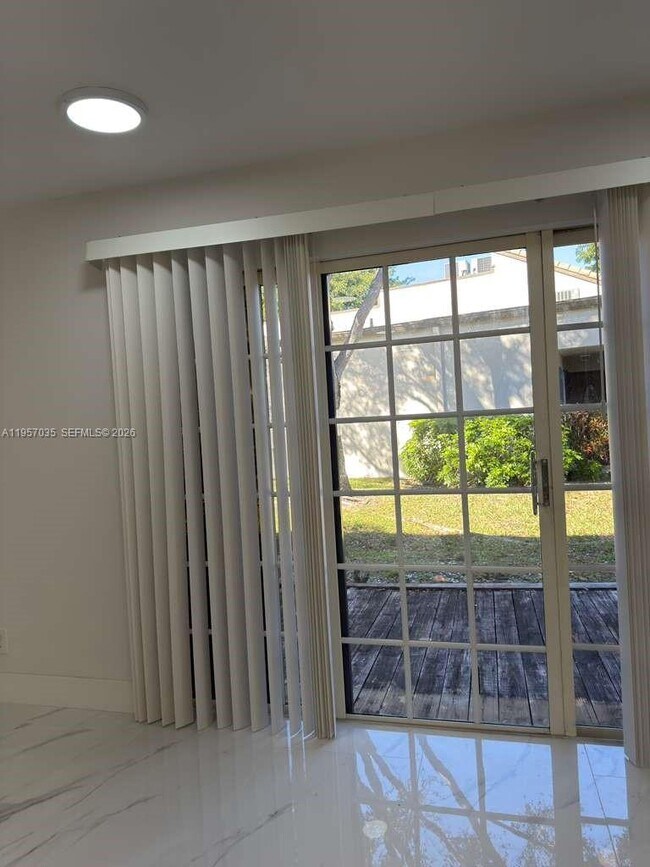 Building Photo - 9719 N New River Canal Rd