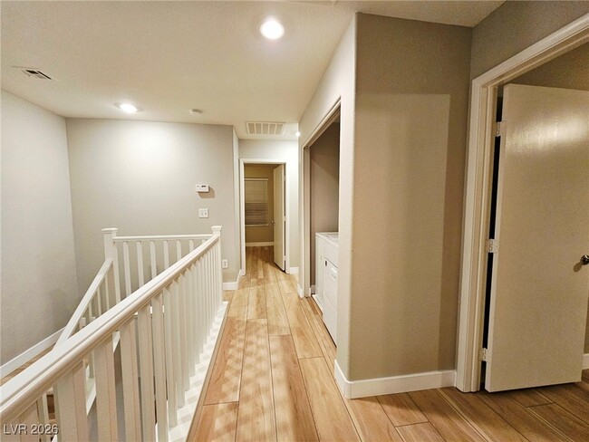 Building Photo - 3924 Sweet Pine St