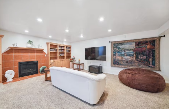 Building Photo - 13046 S Mountain Crst Cir
