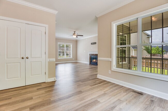 Building Photo - 107 McKinnon Pl