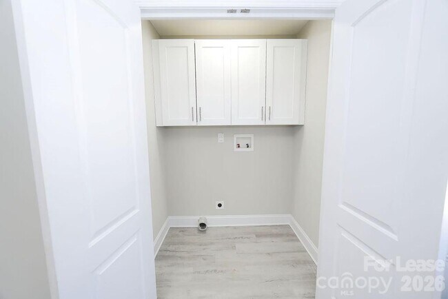 Building Photo - 3825 Westway Dr