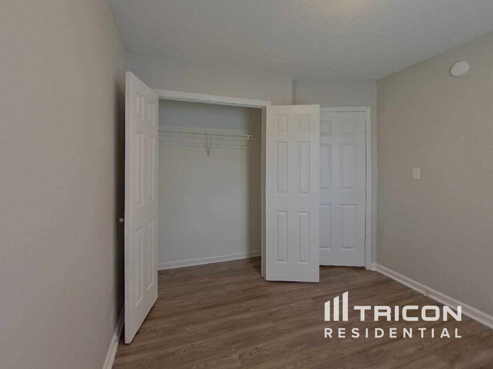 Building Photo - 1128 Summit Hills Dr
