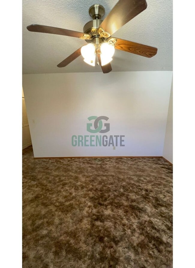 Building Photo - 925 Charleston Ave