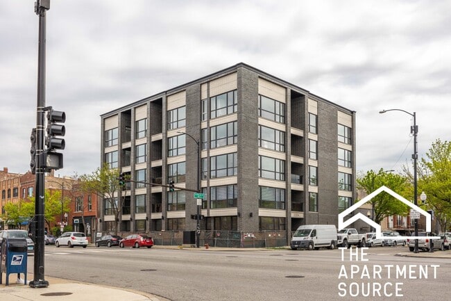 Building Photo - 2354 W Polk St