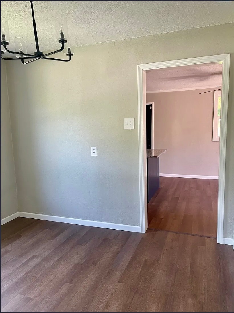 Building Photo - 1523 N Englewood Ave