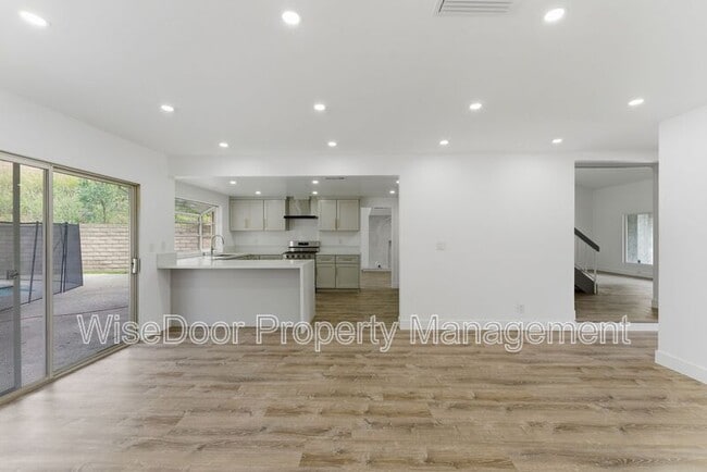 Building Photo - 1500 Aldea Dr