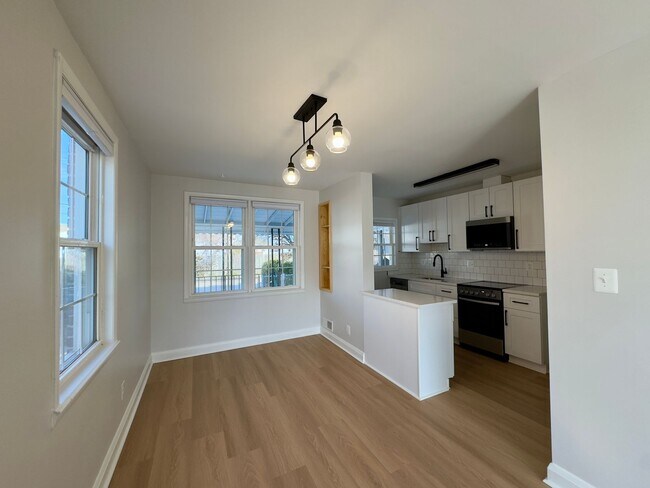 Building Photo - Renovated 3 Bed / 1.5 Bath in Essex | Parking Pad | Available 1/19/2026