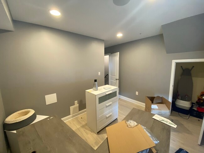 Building Photo - 1526 W Stiles St