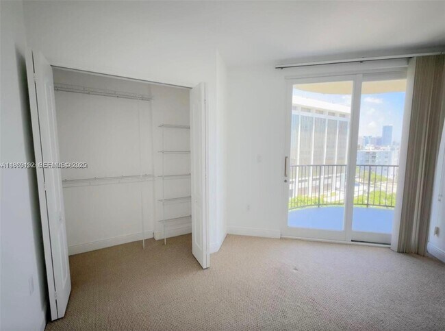 Building Photo - 2701 SW 3rd Ave