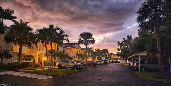 Building Photo - Stunning 2BR Condo in Naples - Lease for three (3) to 12 month.
