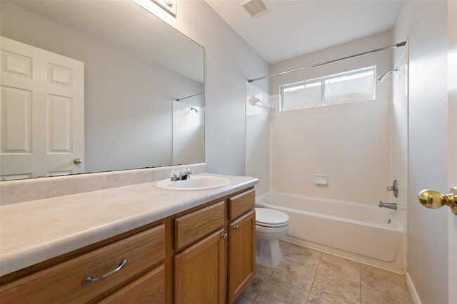 Building Photo - 2224 Bluffstone Dr