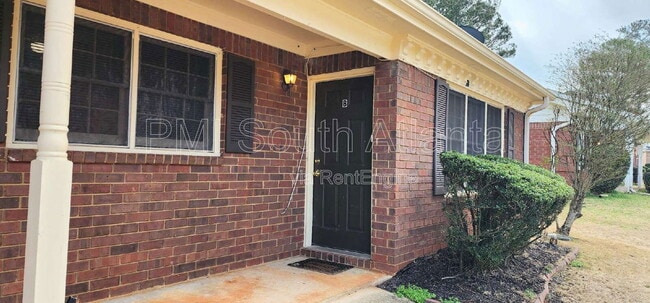 Building Photo - 3441 Southgate Trail SE