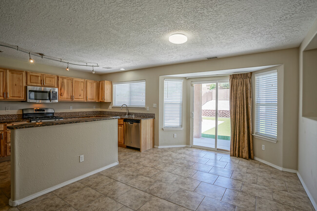 Building Photo - 6451 Shiprock Ct NE