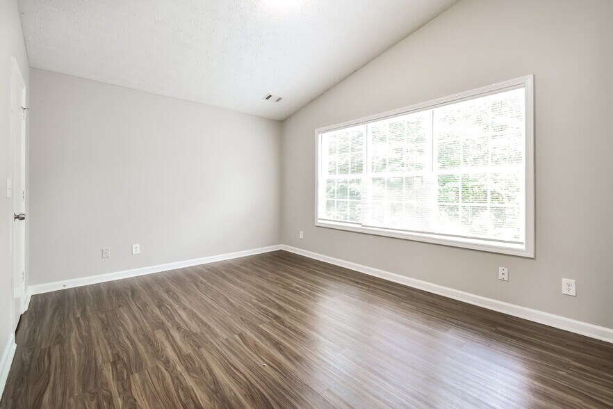 Building Photo - 6603 Eastbriar Dr