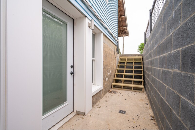 Building Photo - 748 Avondale Rd