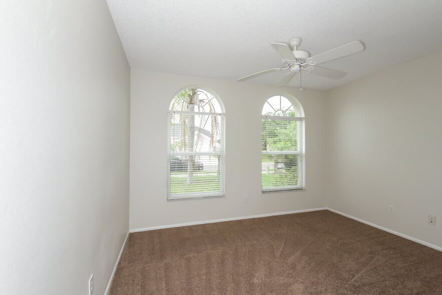 Building Photo - 4814 11th Ave Cir E